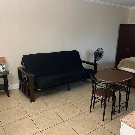 Quiet Cozy Efficiency Διαμέρισμα Χόλιγουντ Εξωτερικό φωτογραφία